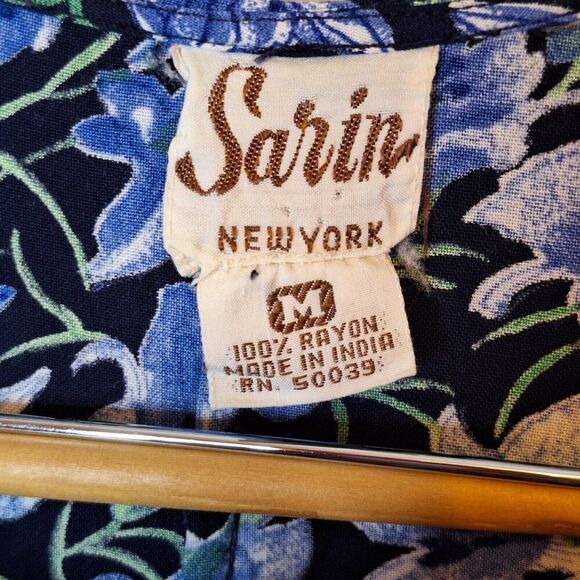 Sarin Girls Size M Short Romper Blue Floral Tie Waist Button Up Rayon Pockets - Picture 13 of 14